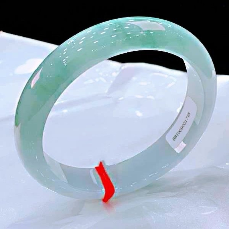 Myanmar , Natural Ice Jadeite  - огляд і ціна Lighting & Home Decor Studio